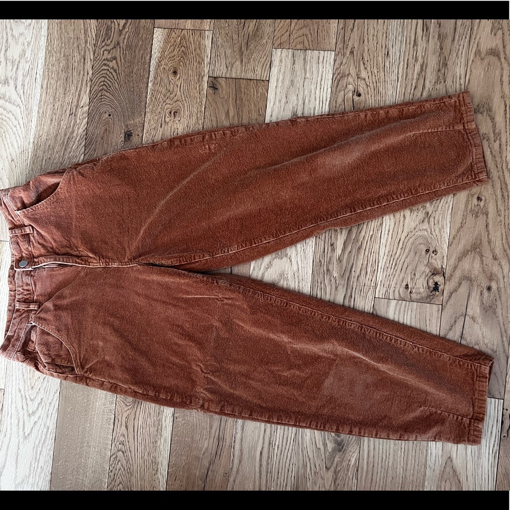 High rise 'slouchy' mom jeans in biscuit cord.